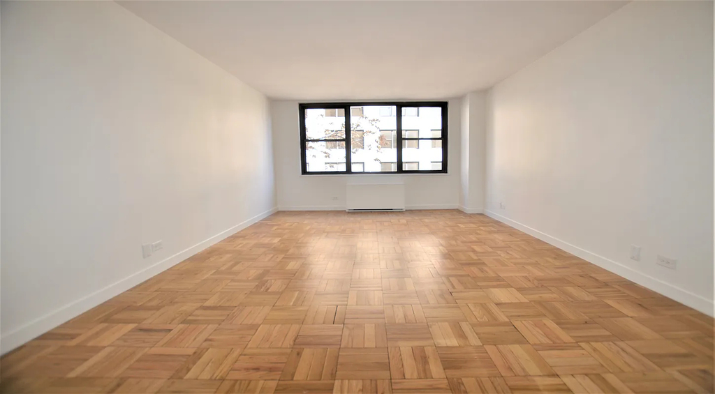 333 East 49th Street - Photo 0