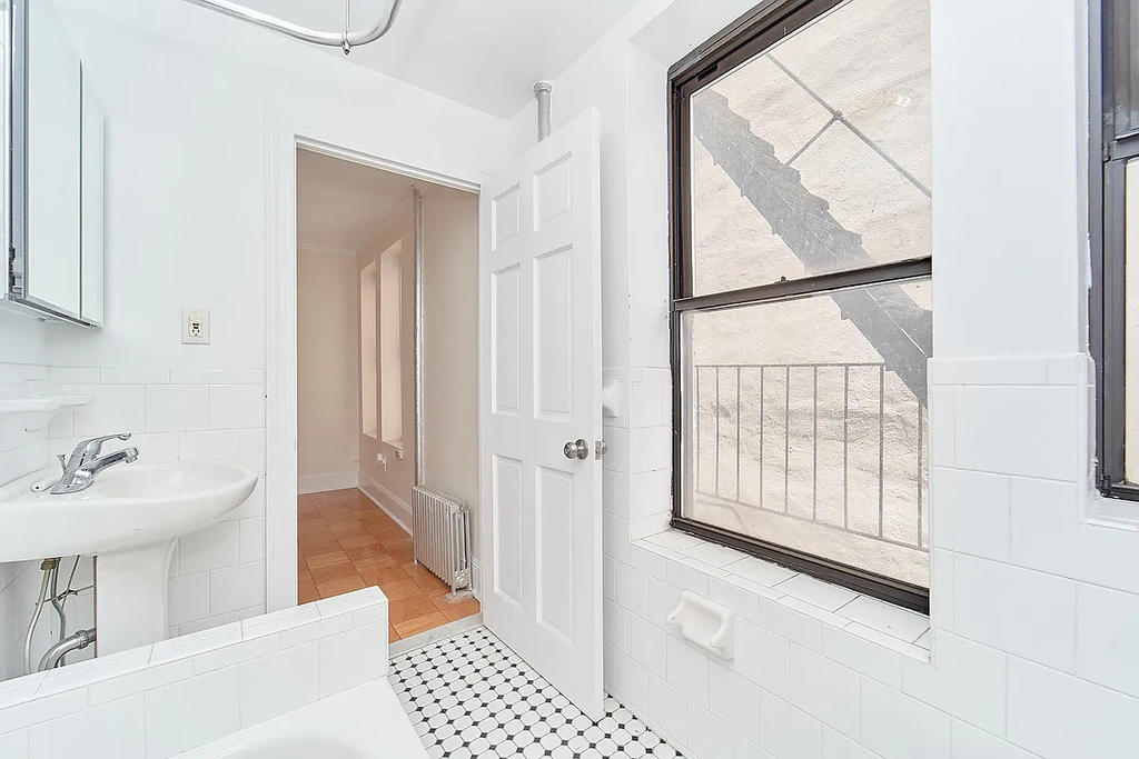 516 East 80th Street - Photo 5