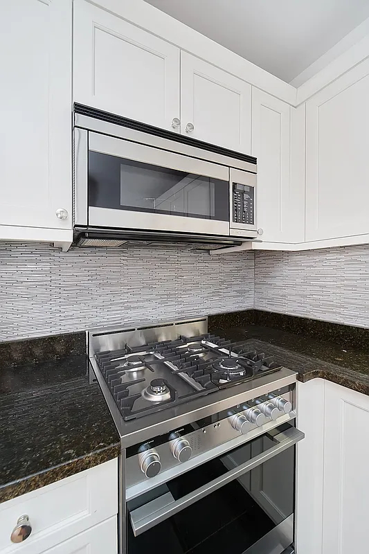 850 Amsterdam Avenue - Photo 4