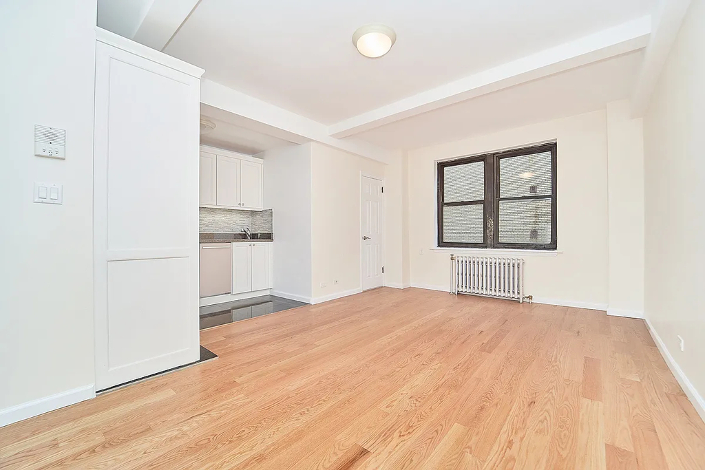 850 Amsterdam Avenue - Photo 0