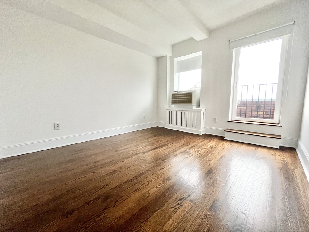 1080 Amsterdam Avenue - Photo 1