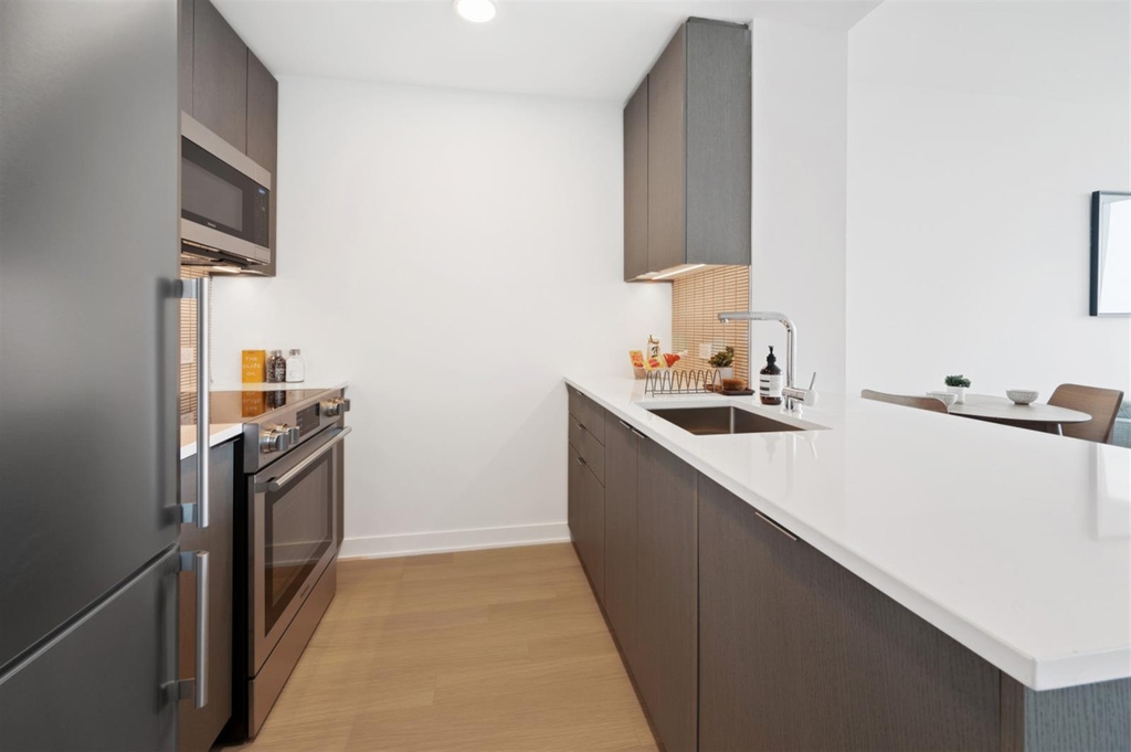 18 East 6th Avenue - Photo 3