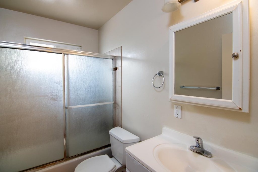 3569 Agate Dr 7 - Photo 8