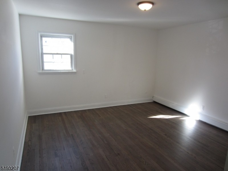 423 Leonhardt Dr 2nd Floor - Photo 11