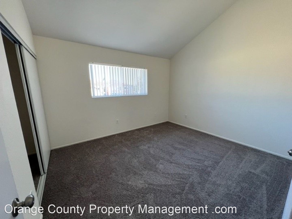 2111 California Street - Photo 14