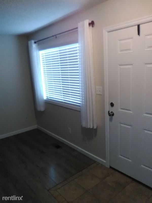 1840 Zebulon Dr - Photo 2