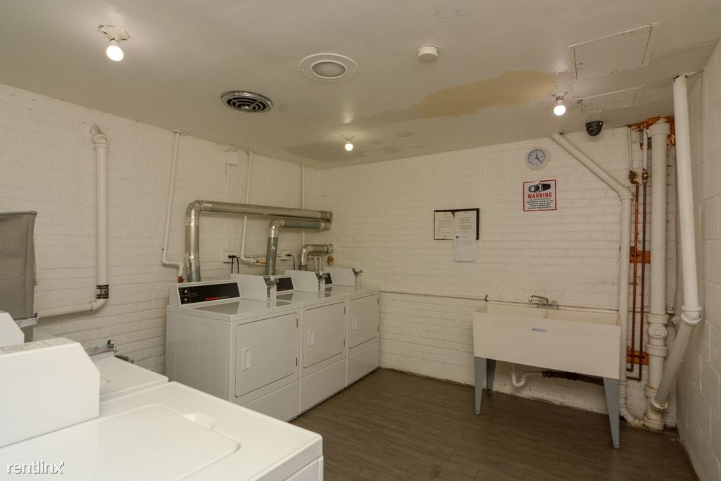 1040 W. Hollywood, Unit 203 - Photo 19