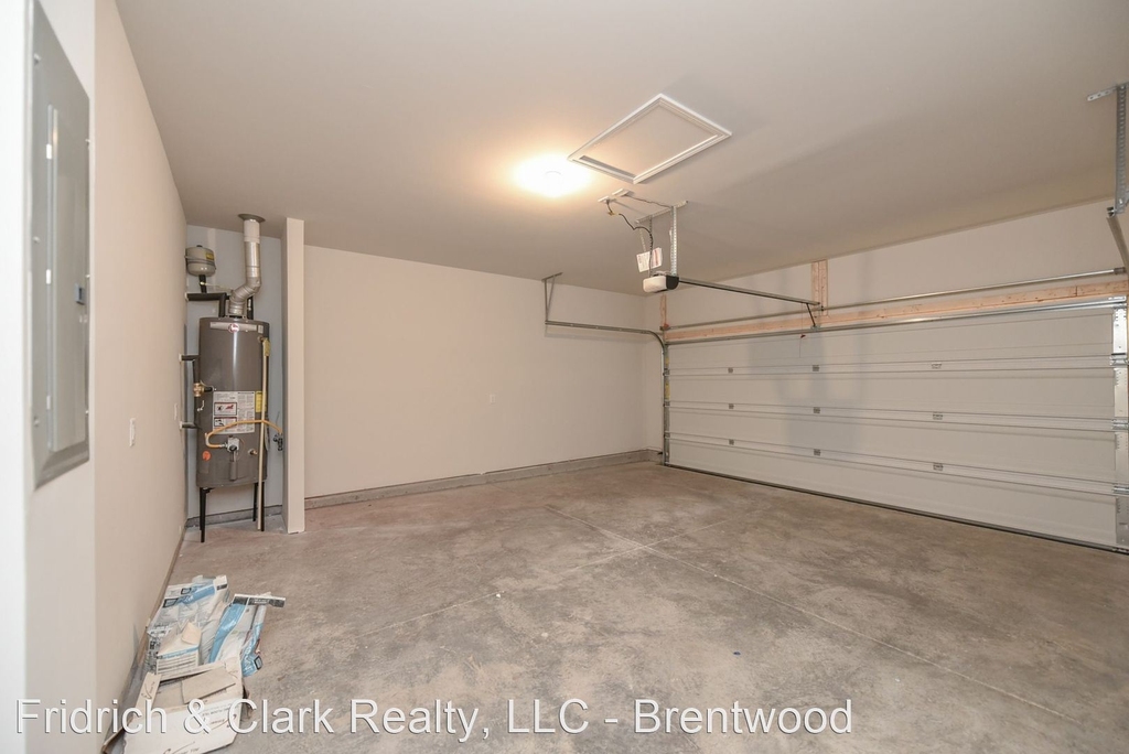 360 Dearborn Station Dr - Photo 40