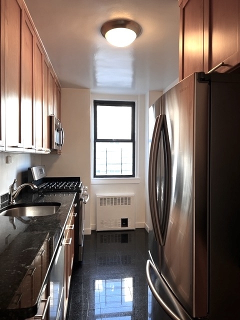 435 East 79th Street - Photo 2