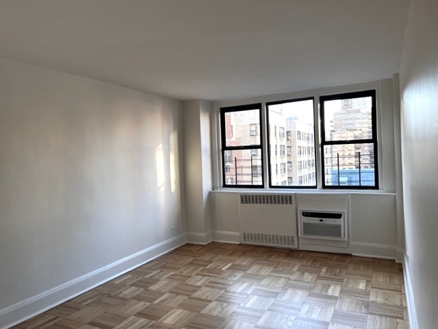 435 East 79th Street - Photo 3