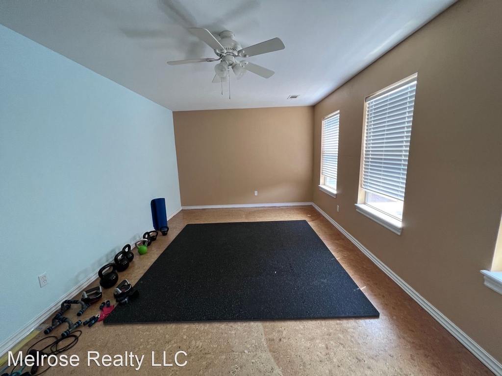 12021 Hawthorne Lane - Photo 12