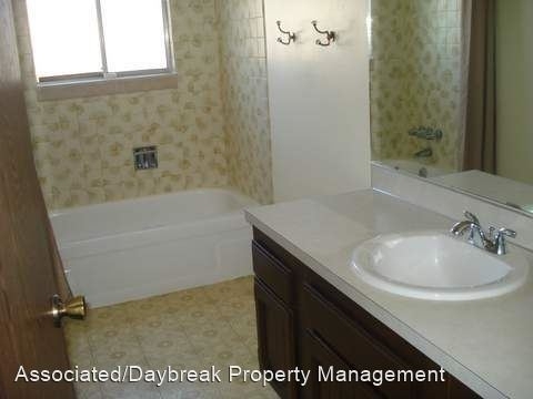 1403 S. 32nd Ave. - Photo 5