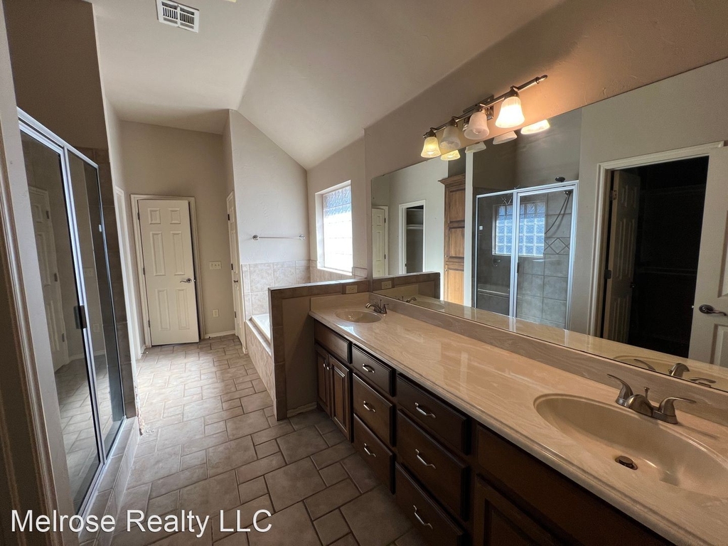 16505 Moorgate Lane - Photo 19