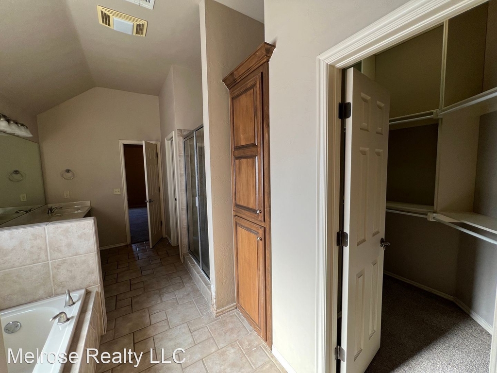 16505 Moorgate Lane - Photo 24