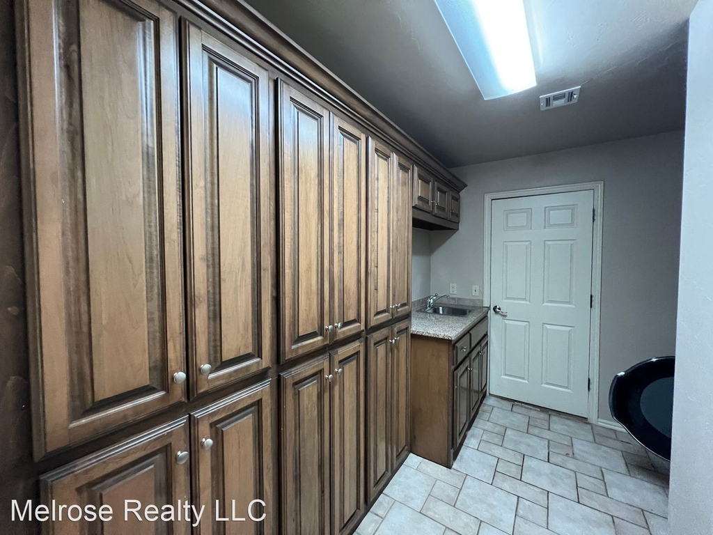 16505 Moorgate Lane - Photo 11