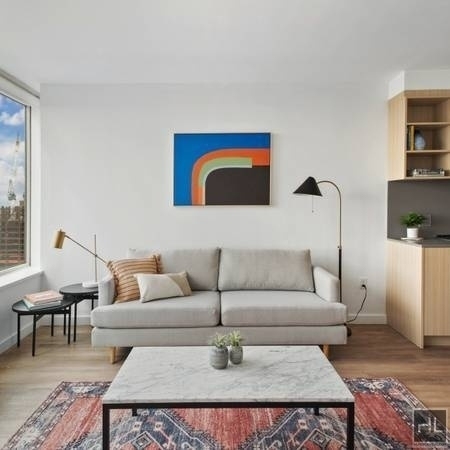 315 West 33rd Street - Photo 6