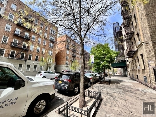 West 171st Street - Photo 5