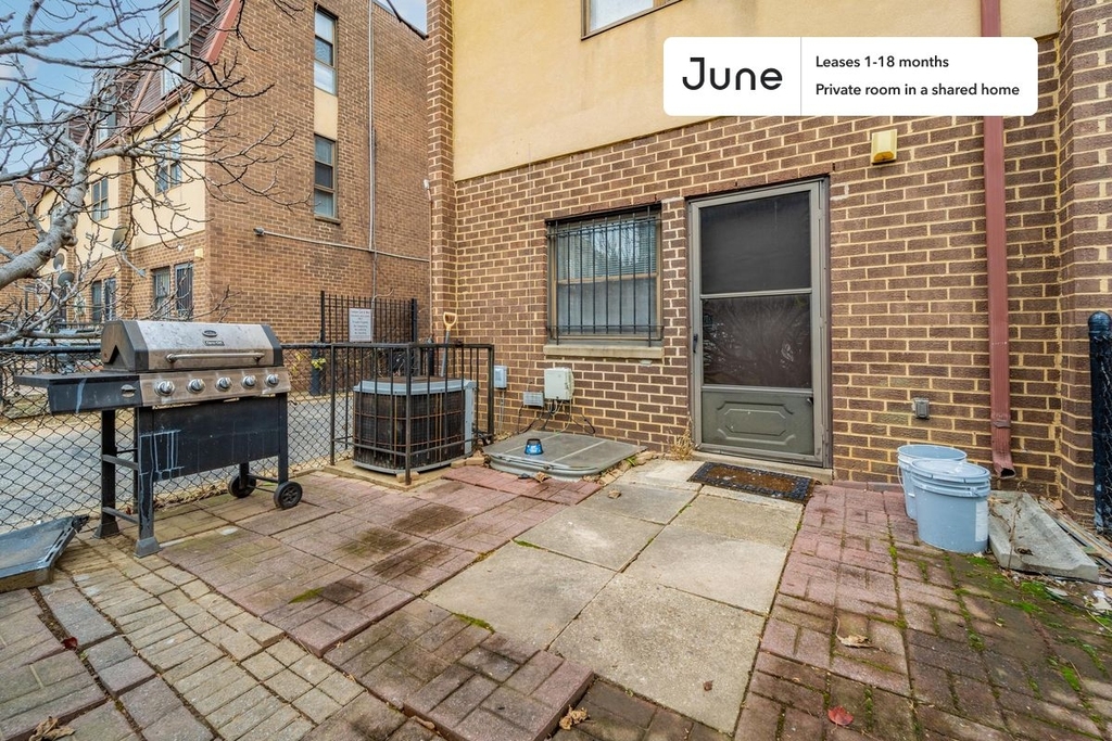 1346 S Street North West - Photo 1