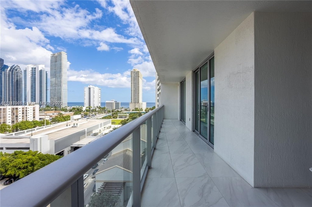 330 Sunny Isles Blvd - Photo 3