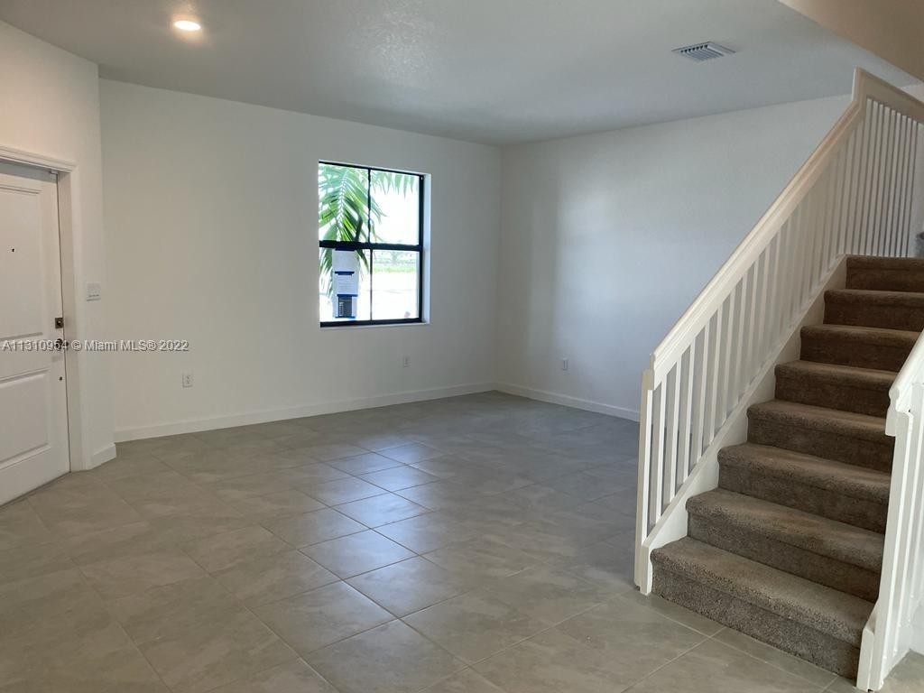 12912 Sw 232nd Ter - Photo 1