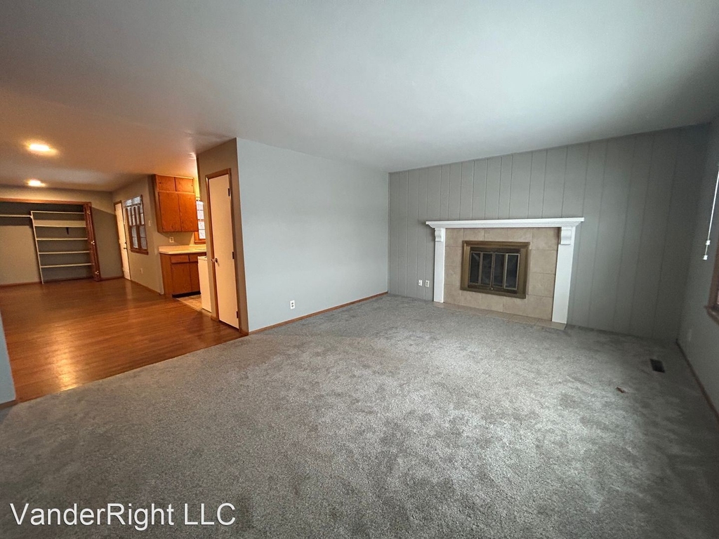 2204 W 39th St - Photo 4