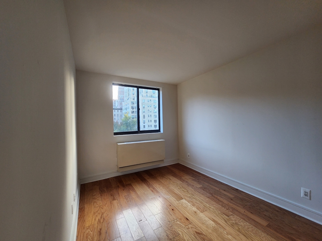 323 West 96th Street - Photo 7