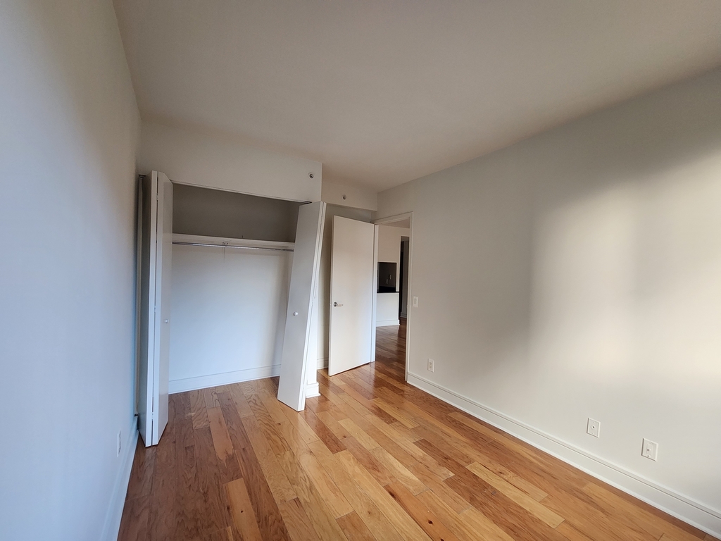 323 West 96th Street - Photo 4