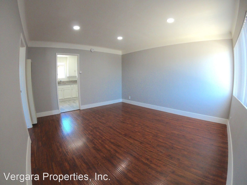 12138 York Ave. - Photo 2