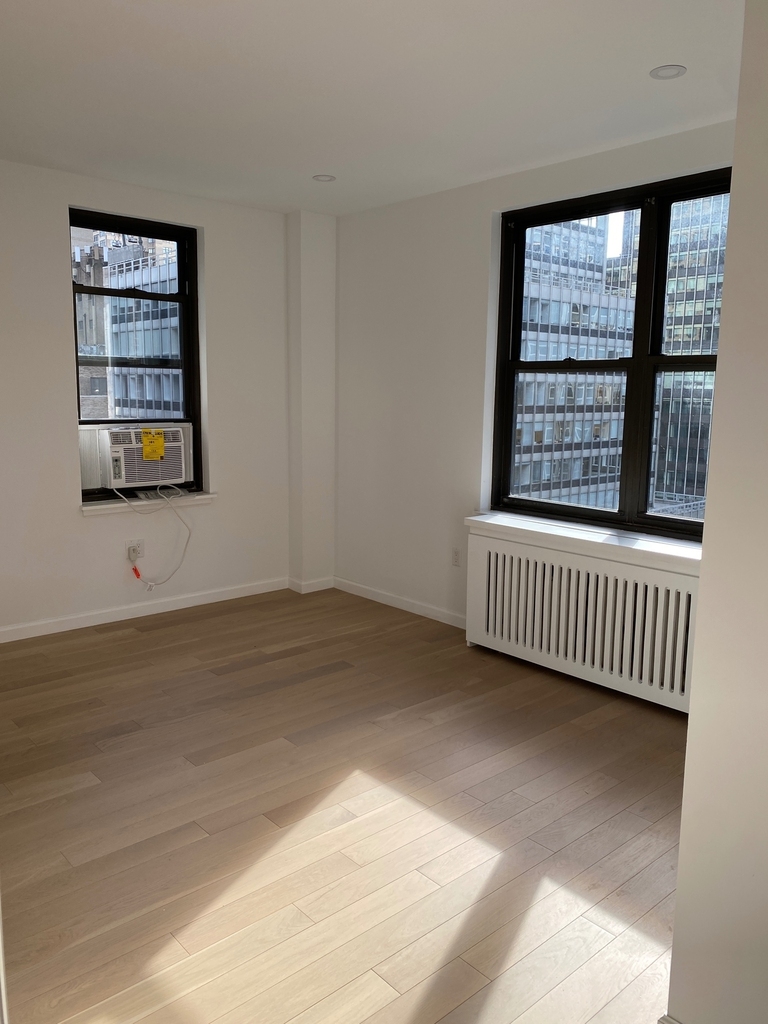 160 East 48th Street - Photo 11