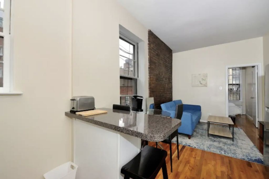 331 East 33rd Street - Photo 2