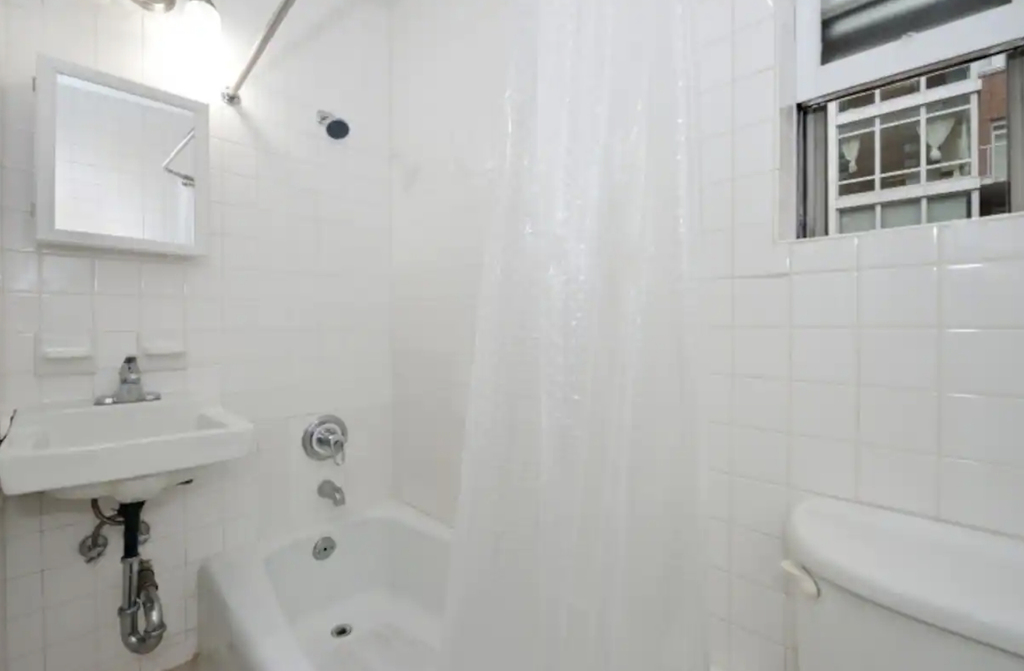 331 East 33rd Street - Photo 11