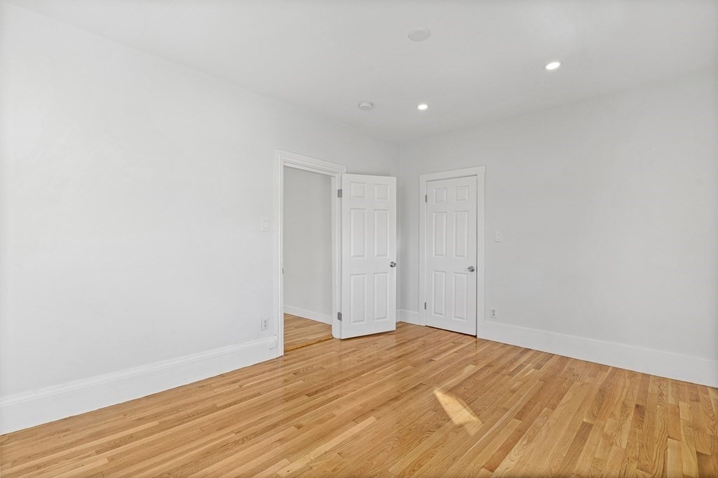 289 Hancock Street - Photo 9