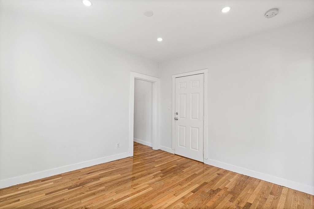 289 Hancock Street - Photo 12