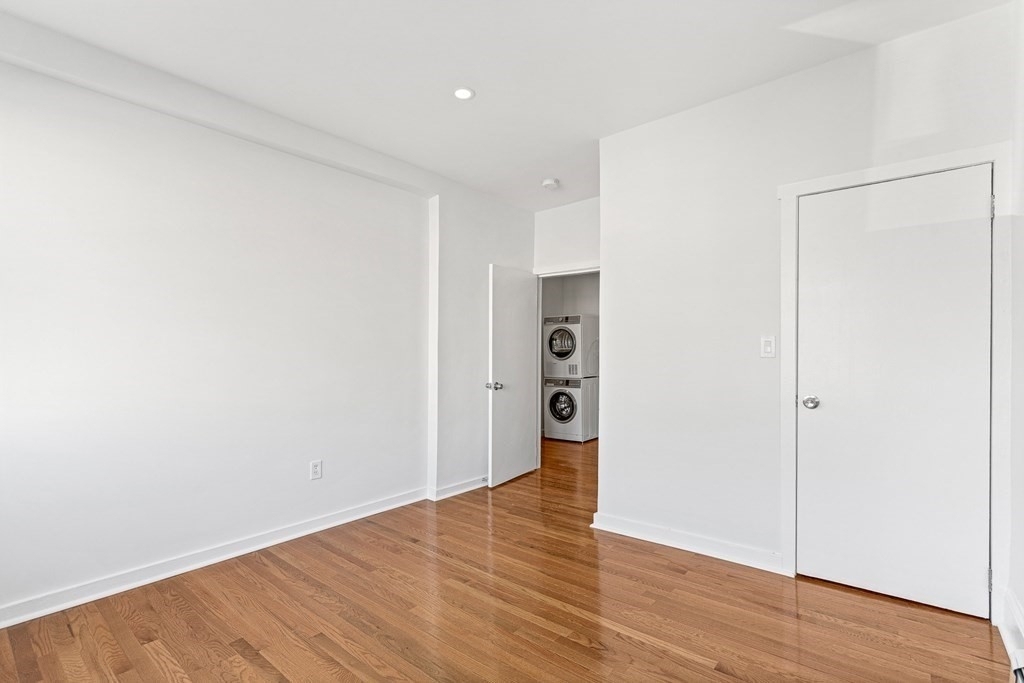 289 Hancock Street - Photo 10