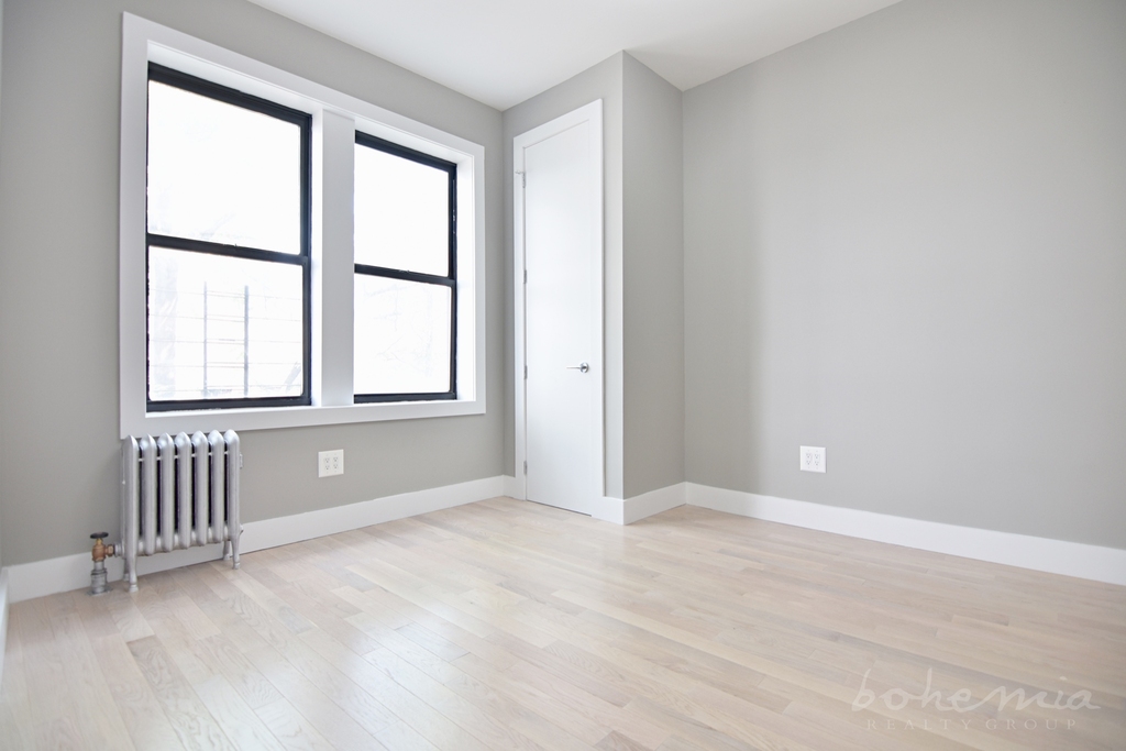 382 Wadsworth Avenue - Photo 4