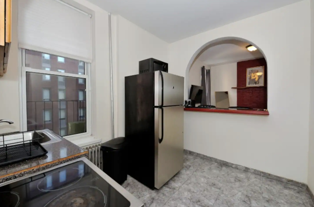 300 East 92nd Street - Photo 8