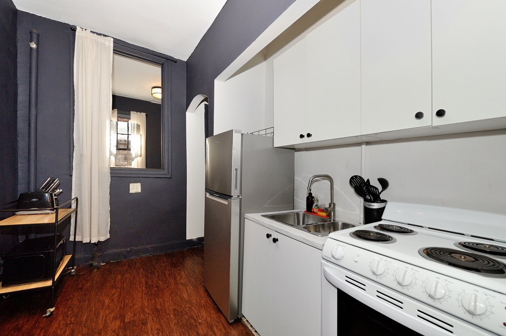 338 East 61st Street - Photo 10