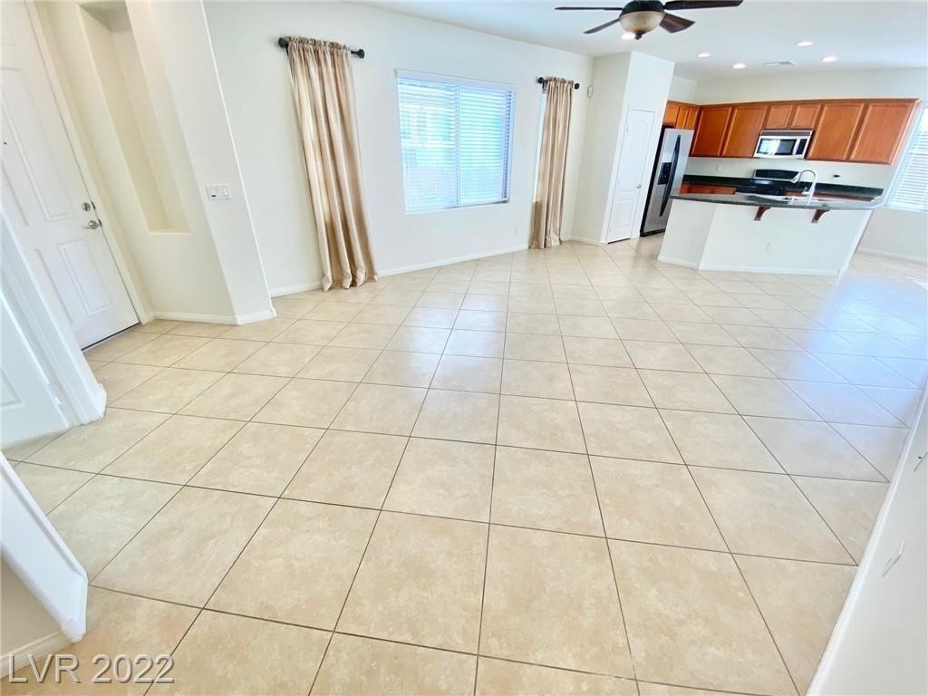 3709 Rocklin Peak Avenue - Photo 2