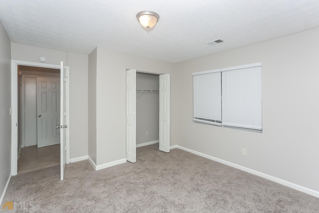 4868 Plymouth Trace - Photo 10