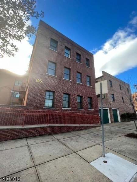 85 Broadway 3e - Photo 1