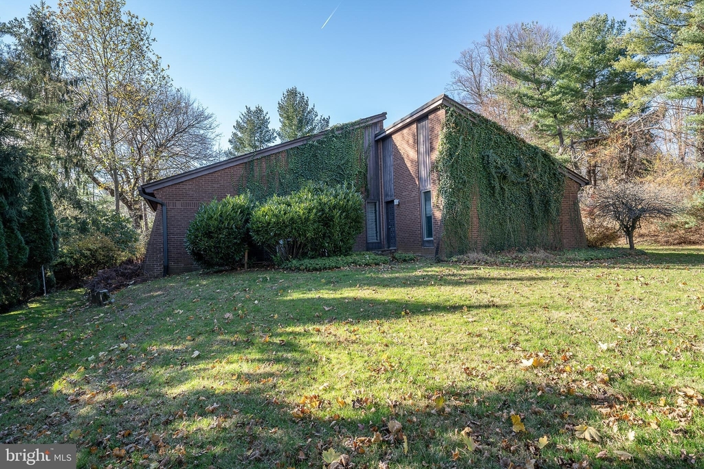 930 Mount Pleasant Road - Photo 42