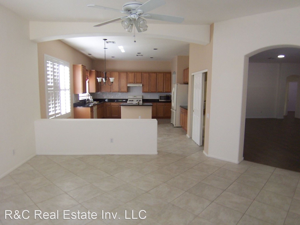 3022 E. Buena Vista Dr. - Photo 5