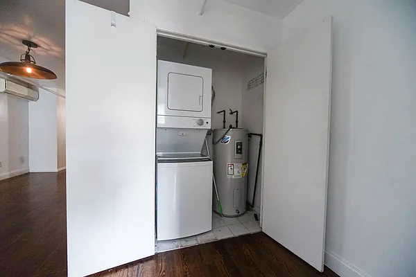 147 Grand Street - Photo 5