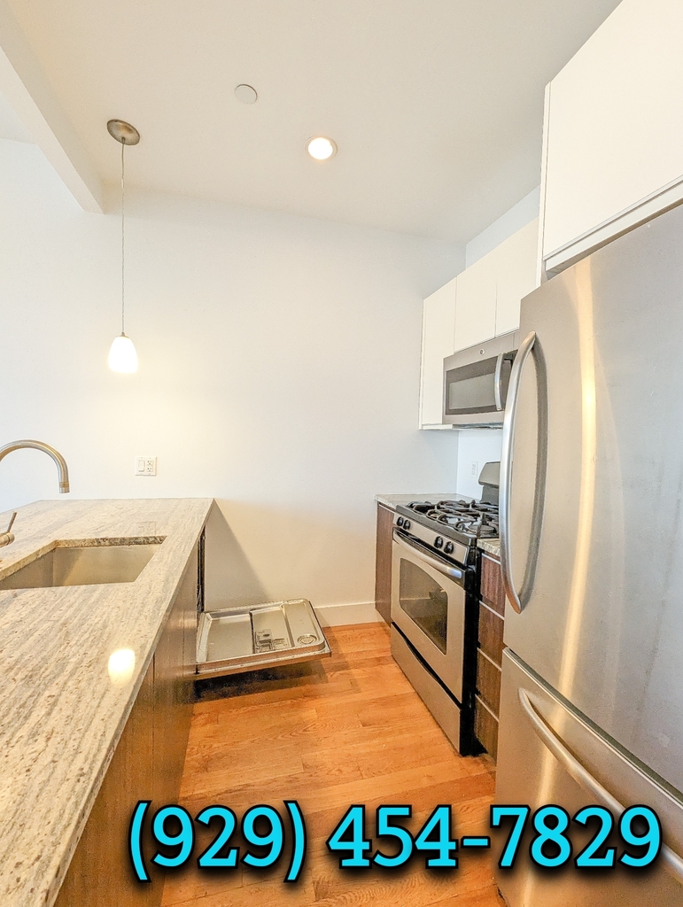 836 Bergen Street - Photo 2