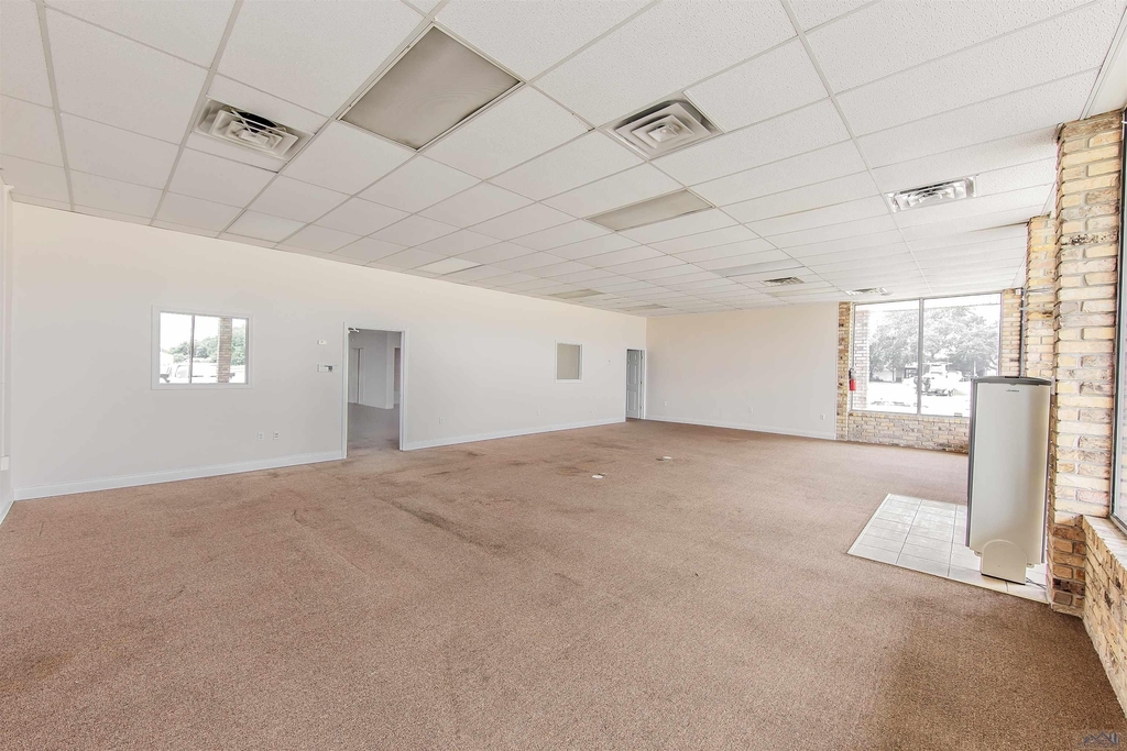 1025 W Tunnel Boulevard - Photo 1