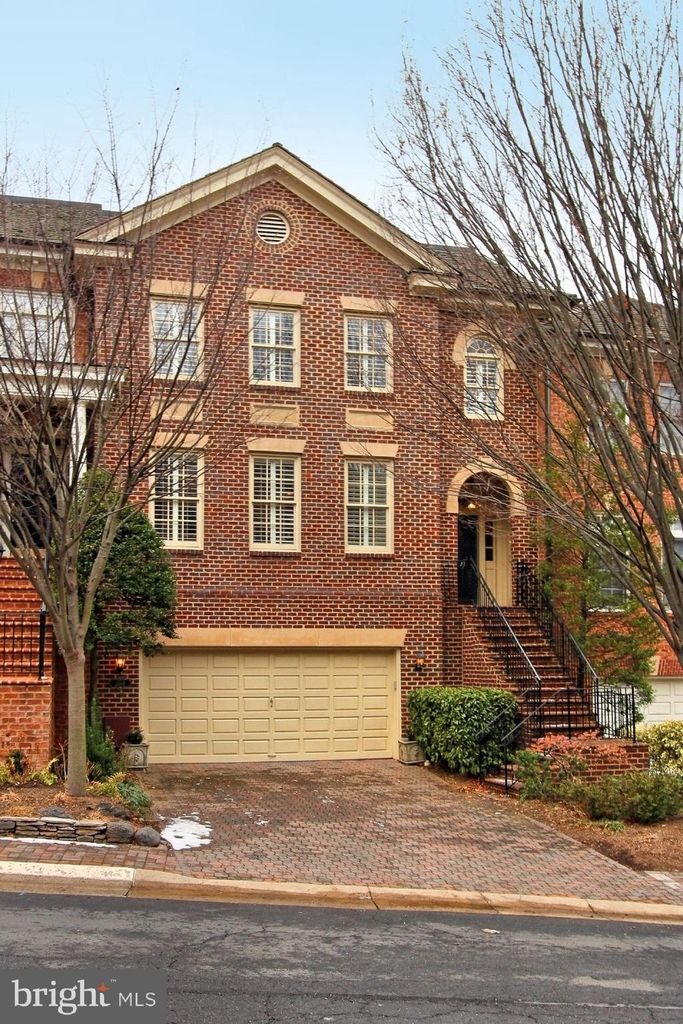 2018 Mayfair Mclean Court - Photo 1