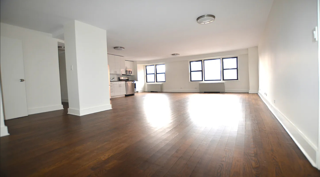 220 East 63rd Street - Photo 3