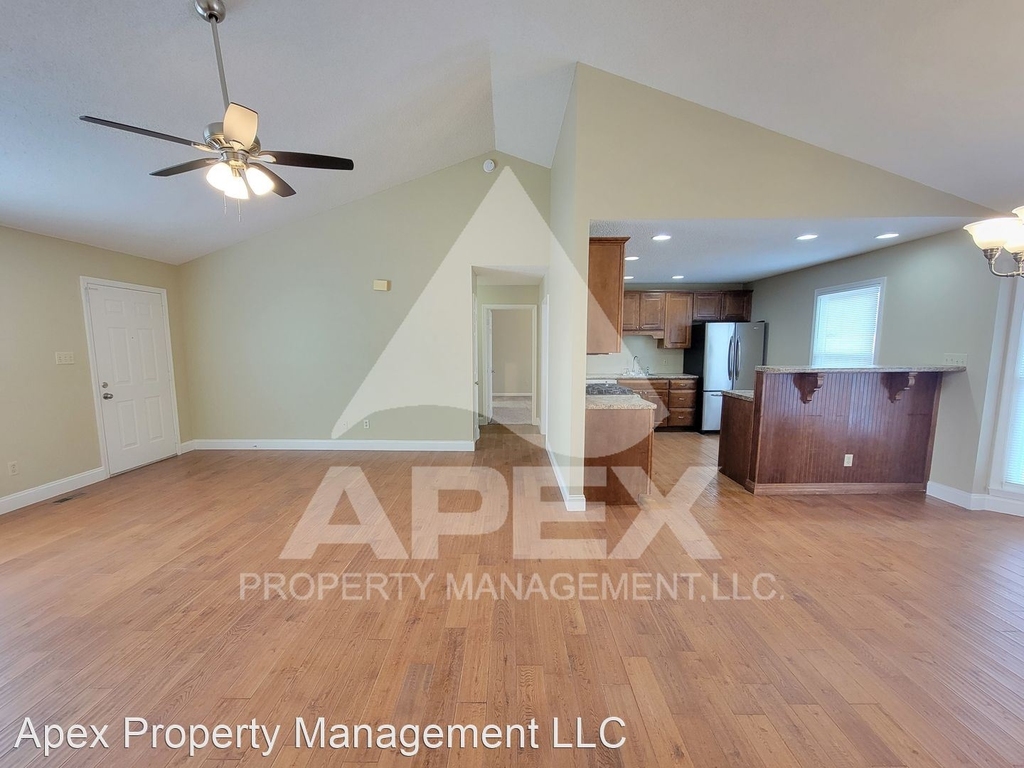 7508 Holly Crest Lane - Photo 17