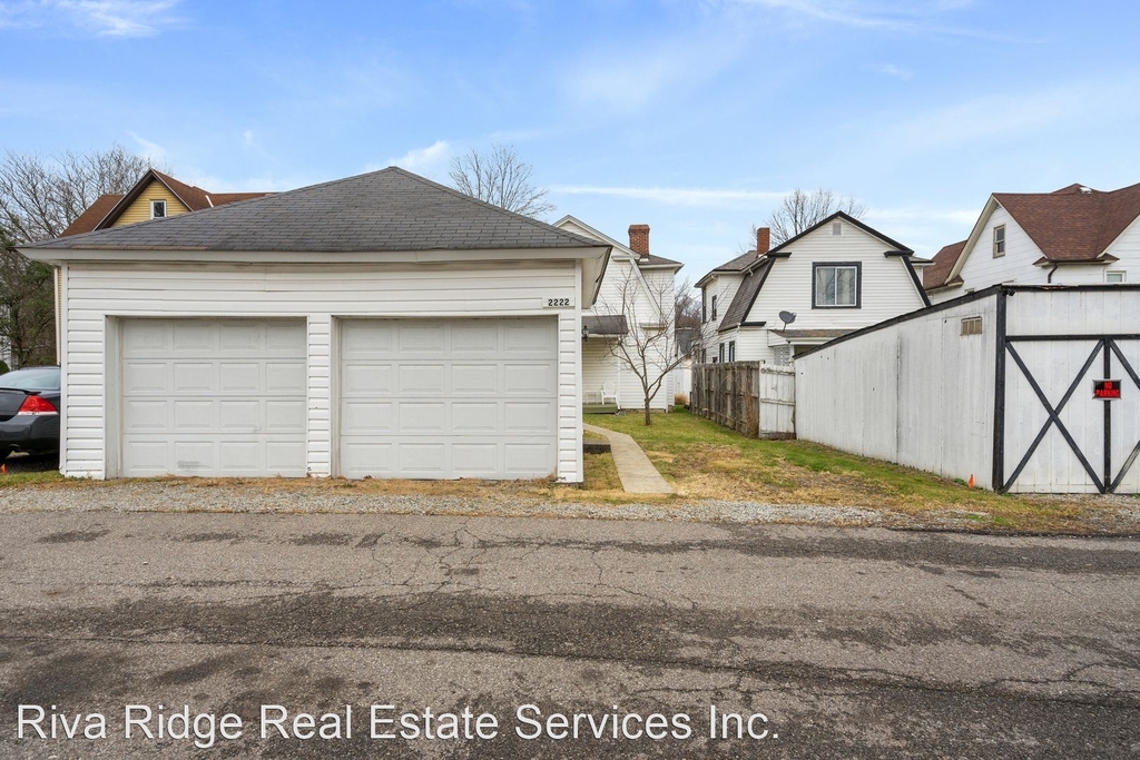 2222 Leechburg Road - Photo 28