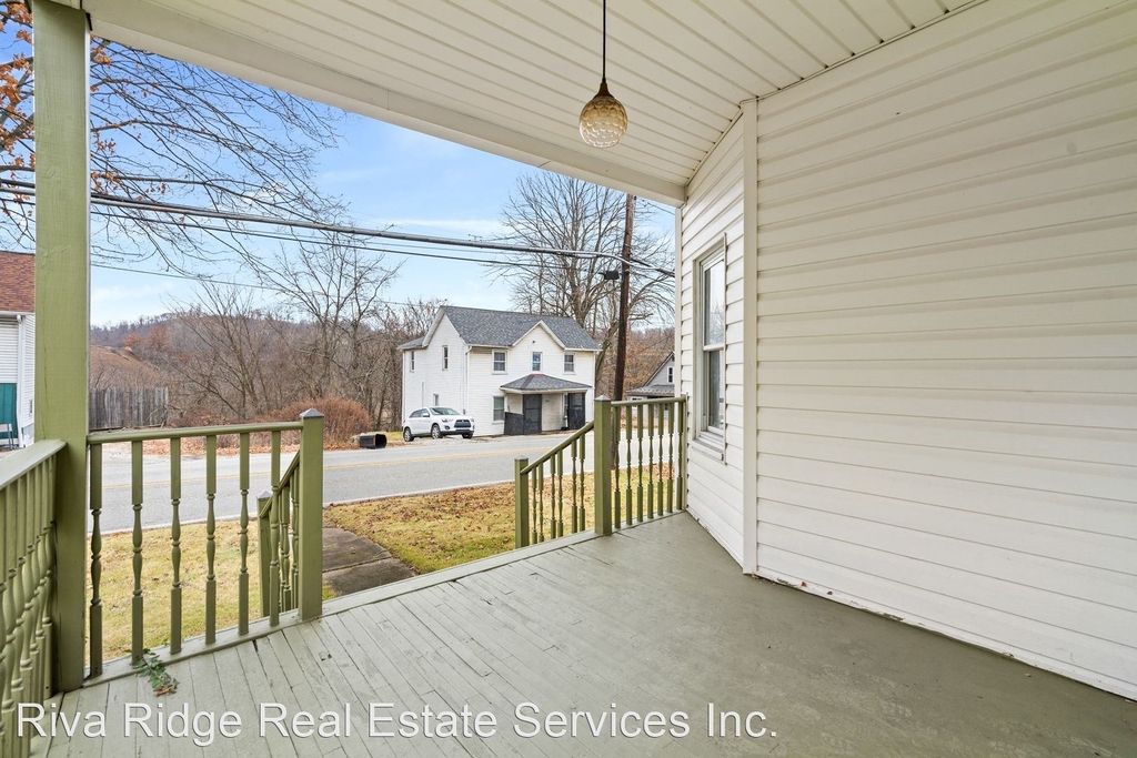 2222 Leechburg Road - Photo 15